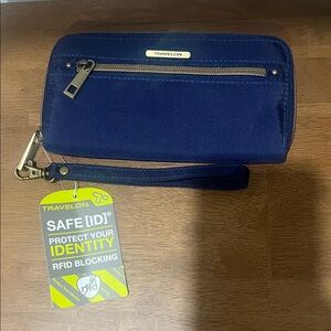 Travelon Navy RFID Secure Wallet Wristlet, New With Tags